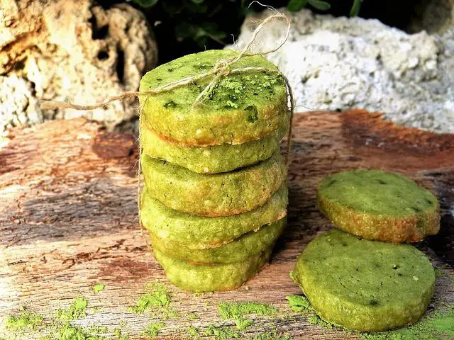 Tipy pro zdobení a prezentaci matcha cookies