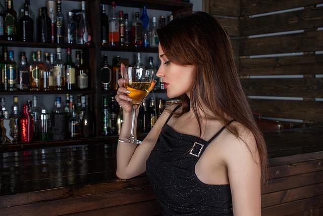 Alkohol vs. Kafe: Jak se vzájemně ovlivňují?