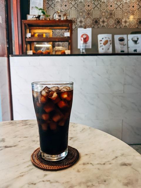 Trendy kávy: cold brew a flat white